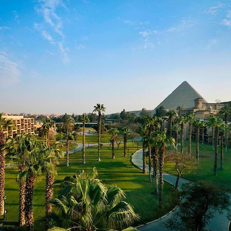 Marriott Mena House, Cairo Hotel Giza Bagian luar foto The pyramids from the resort