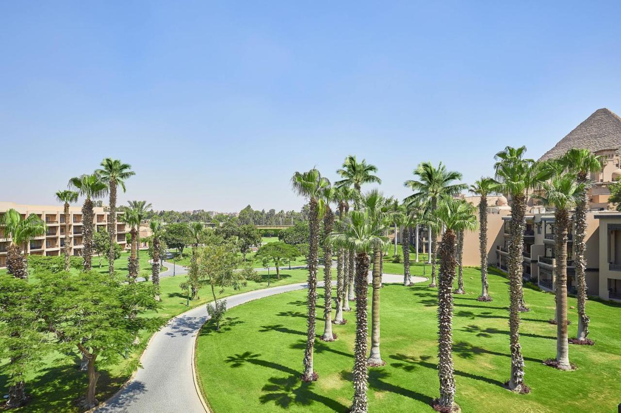 Marriott Mena House, Cairo Hotel Giza Bagian luar foto The grounds of the Arizona Inn