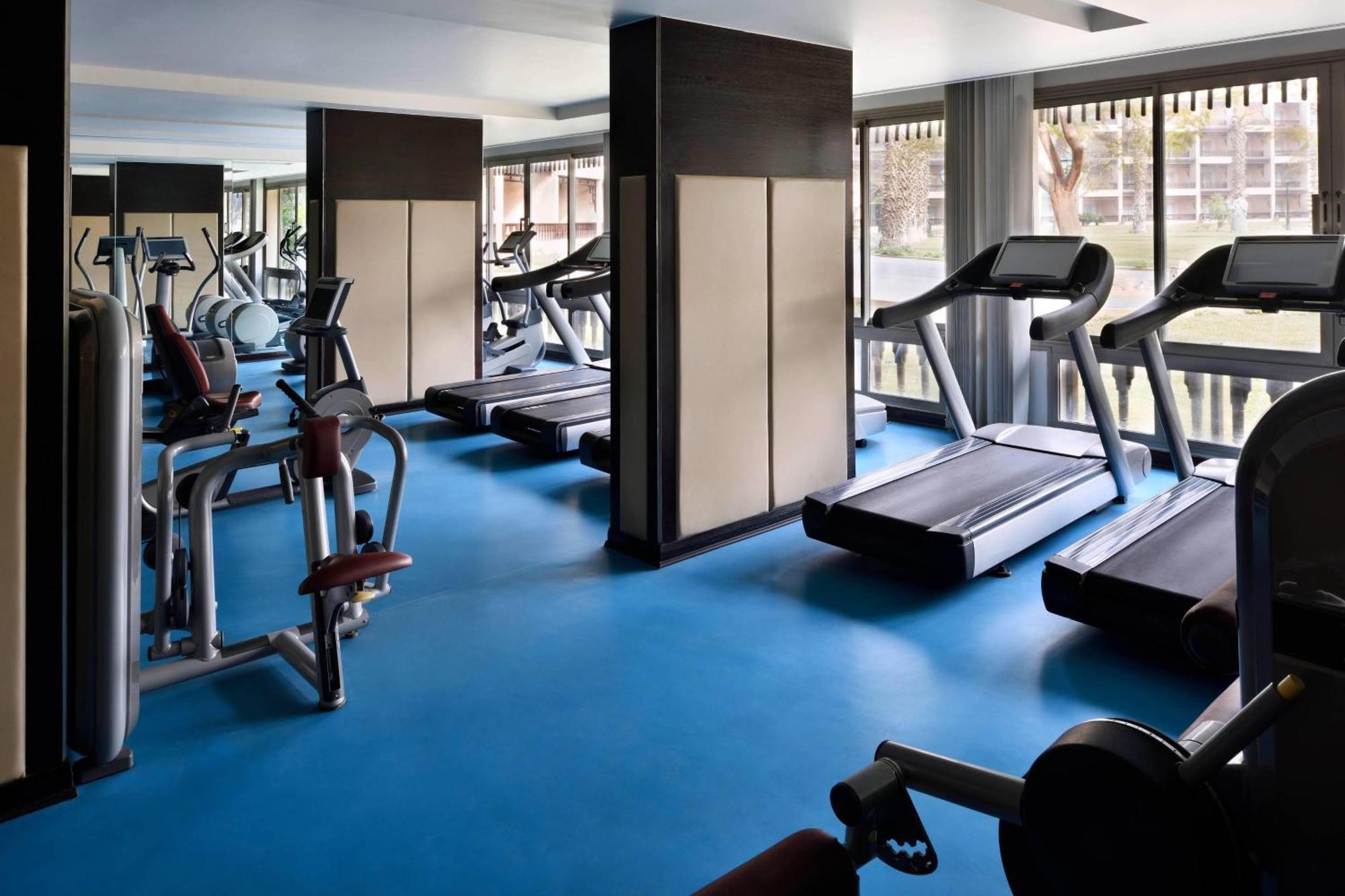 Marriott Mena House, Cairo Hotel Giza Bagian luar foto The gym at the hotel