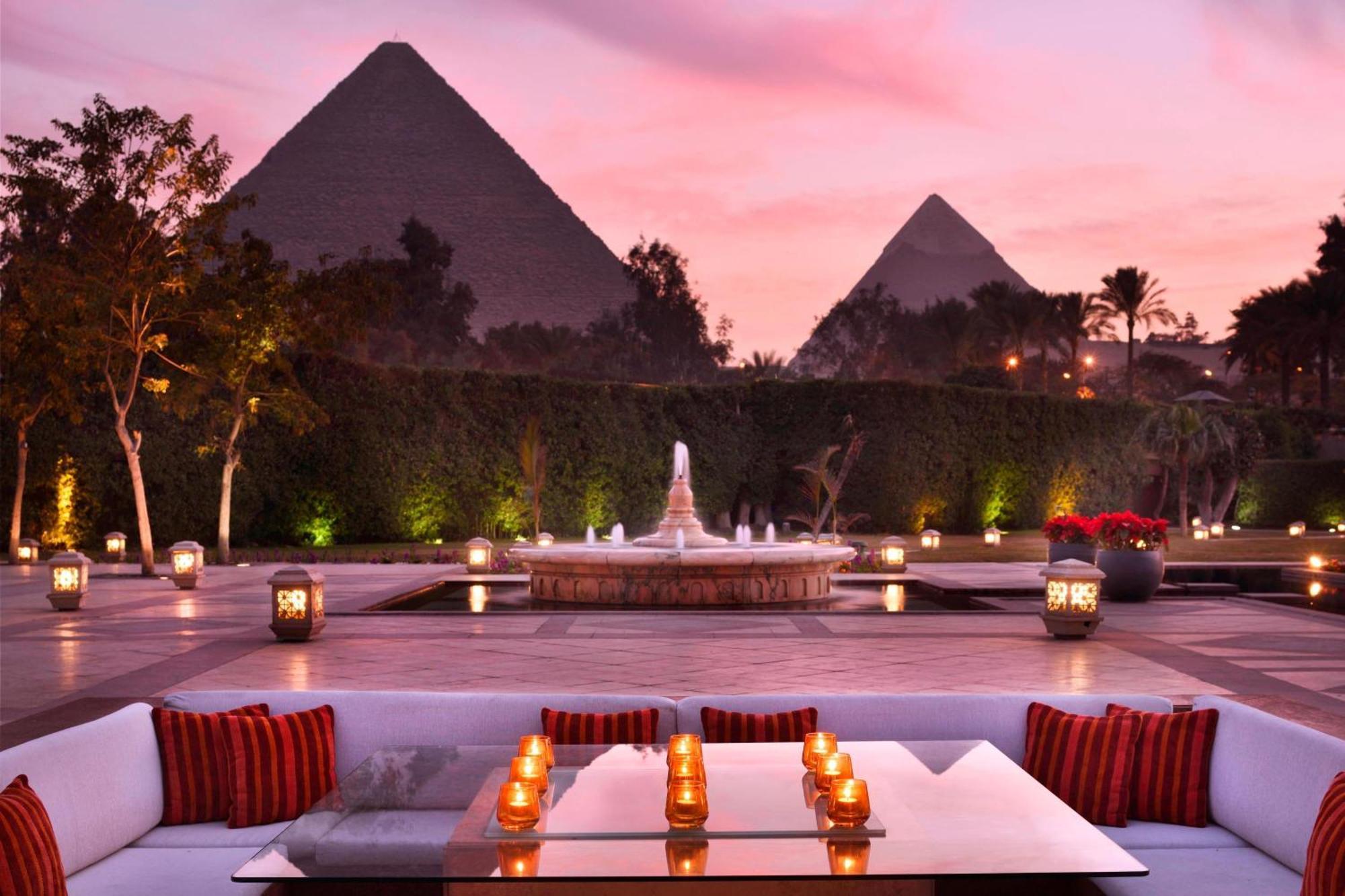 Marriott Mena House, Cairo Hotel Giza Bagian luar foto The Pyramids at the Westin