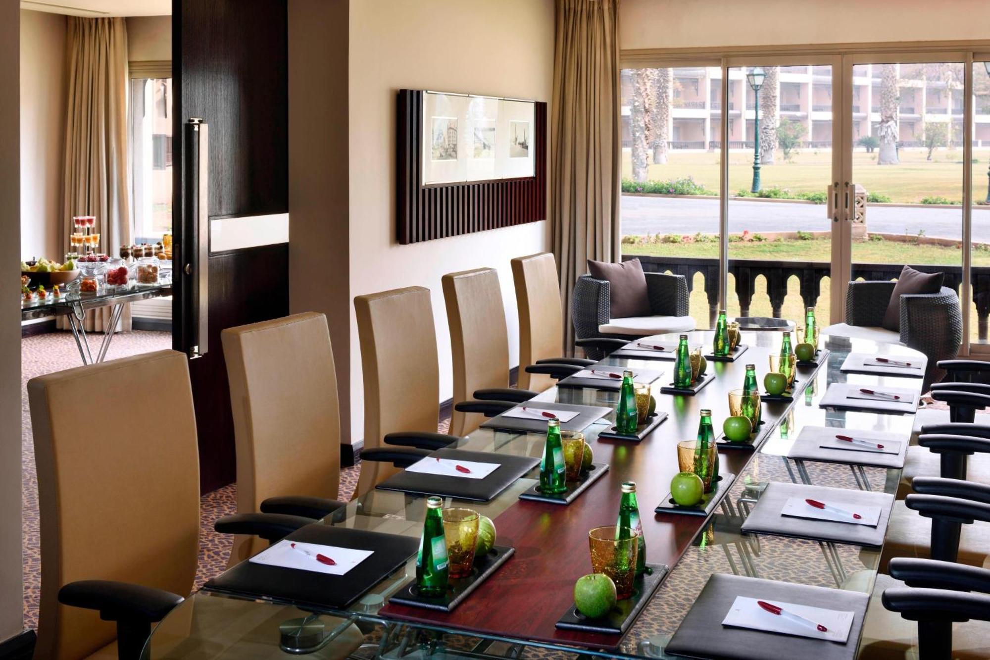 Marriott Mena House, Cairo Hotel Giza Bagian luar foto Meeting room